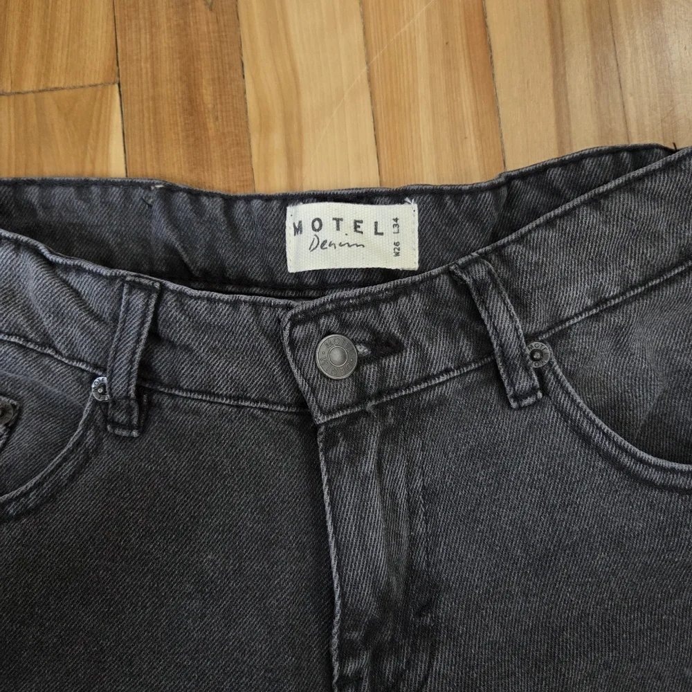 SOLD! Motel Rocks 26W 34L Black Faded Jeans - Picture 3 of 8